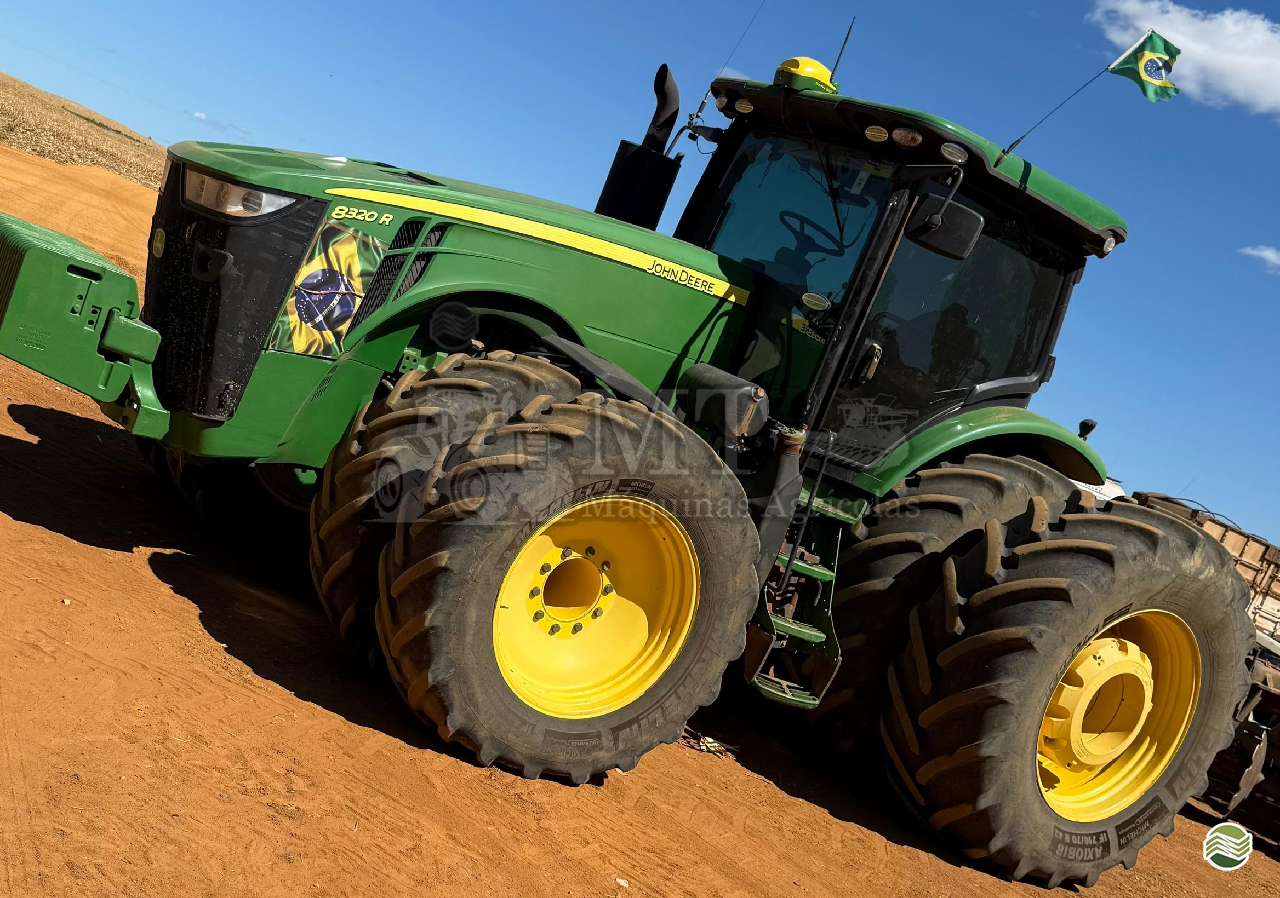TRATOR JOHN DEERE JOHN DEERE 8320R Tração 4x4 MT Máquinas Agrícolas CAMPO VERDE MATO GROSSO MT
